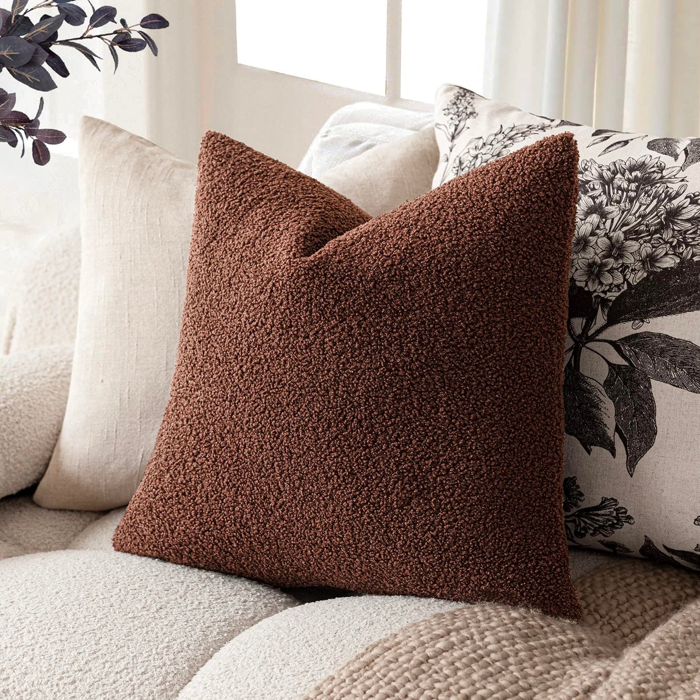 Foindtower Pack of 2, Curly Faux Fur Decorative Throw Pillow Covers Soft Neutral Plush Cushion Case Cozy Fluffy Furry Pillowcase for Home Living Room Couch Bedroom Sofa 18 x 18 Inch, Cream White