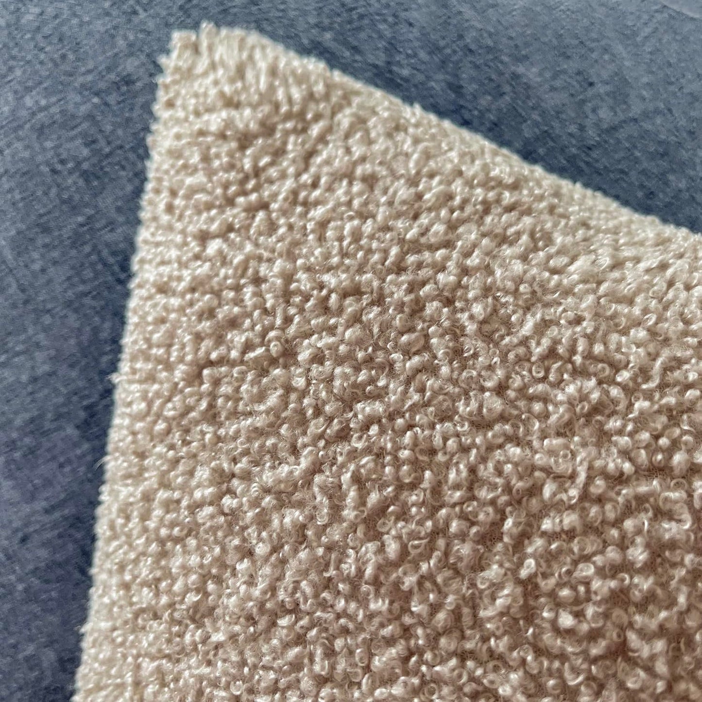 Foindtower Pack of 2, Curly Faux Fur Decorative Throw Pillow Covers Soft Neutral Plush Cushion Case Cozy Fluffy Furry Pillowcase for Home Living Room Couch Bedroom Sofa 18 x 18 Inch, Cream White