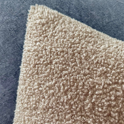 Foindtower Pack of 2, Curly Faux Fur Decorative Throw Pillow Covers Soft Neutral Plush Cushion Case Cozy Fluffy Furry Pillowcase for Home Living Room Couch Bedroom Sofa 18 x 18 Inch, Cream White