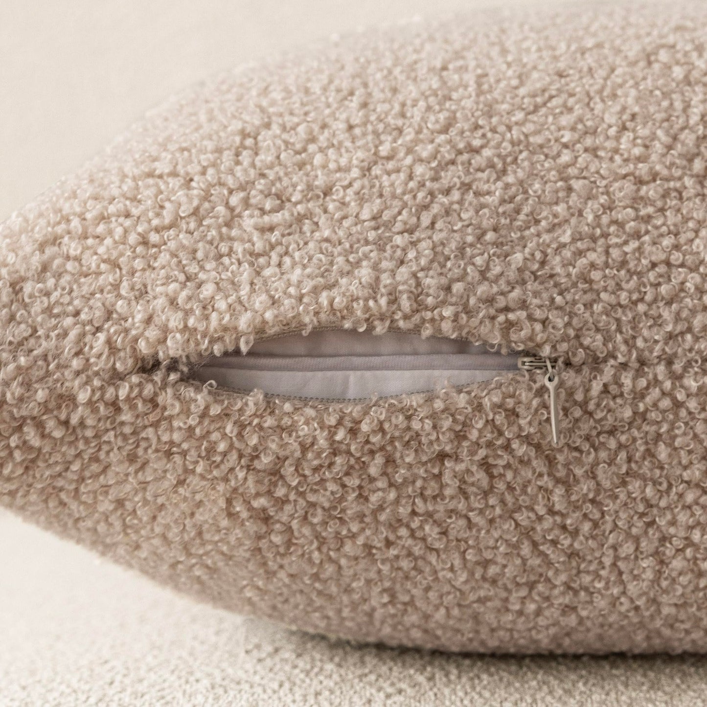 Foindtower Pack of 2, Curly Faux Fur Decorative Throw Pillow Covers Soft Neutral Plush Cushion Case Cozy Fluffy Furry Pillowcase for Home Living Room Couch Bedroom Sofa 18 x 18 Inch, Cream White