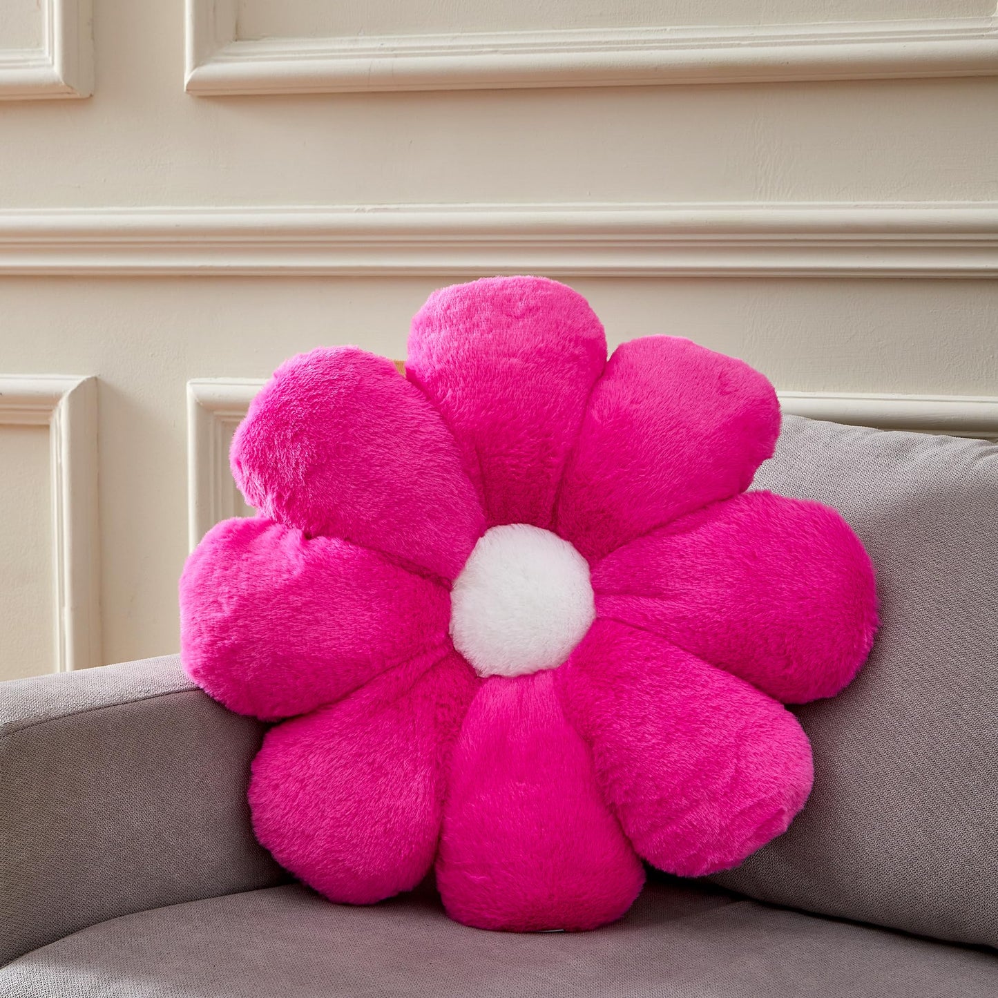 21.65In Cute White Flower Throw Pillow Floor Cushion Pillow as Room Decor Desk Chair Cushion Decorative Bed Throw Pillows for Girls Adults